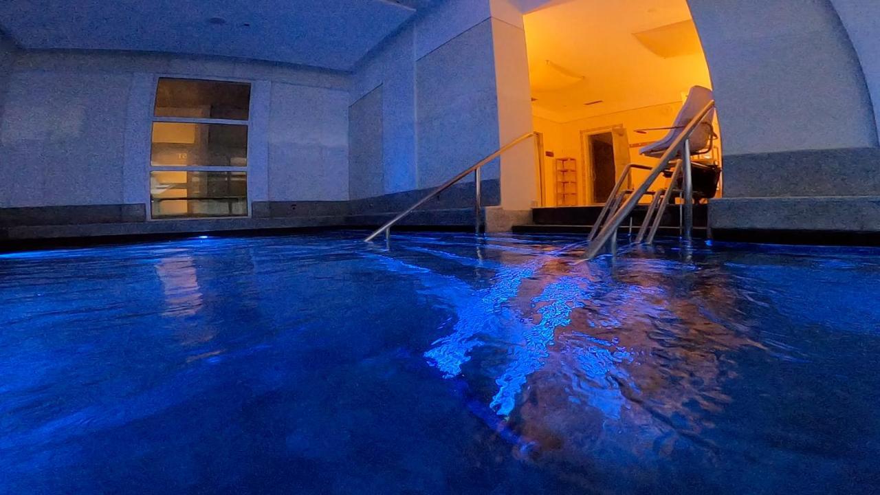 Therme 51° Hotel Physio & Spa Leukerbad Ngoại thất bức ảnh